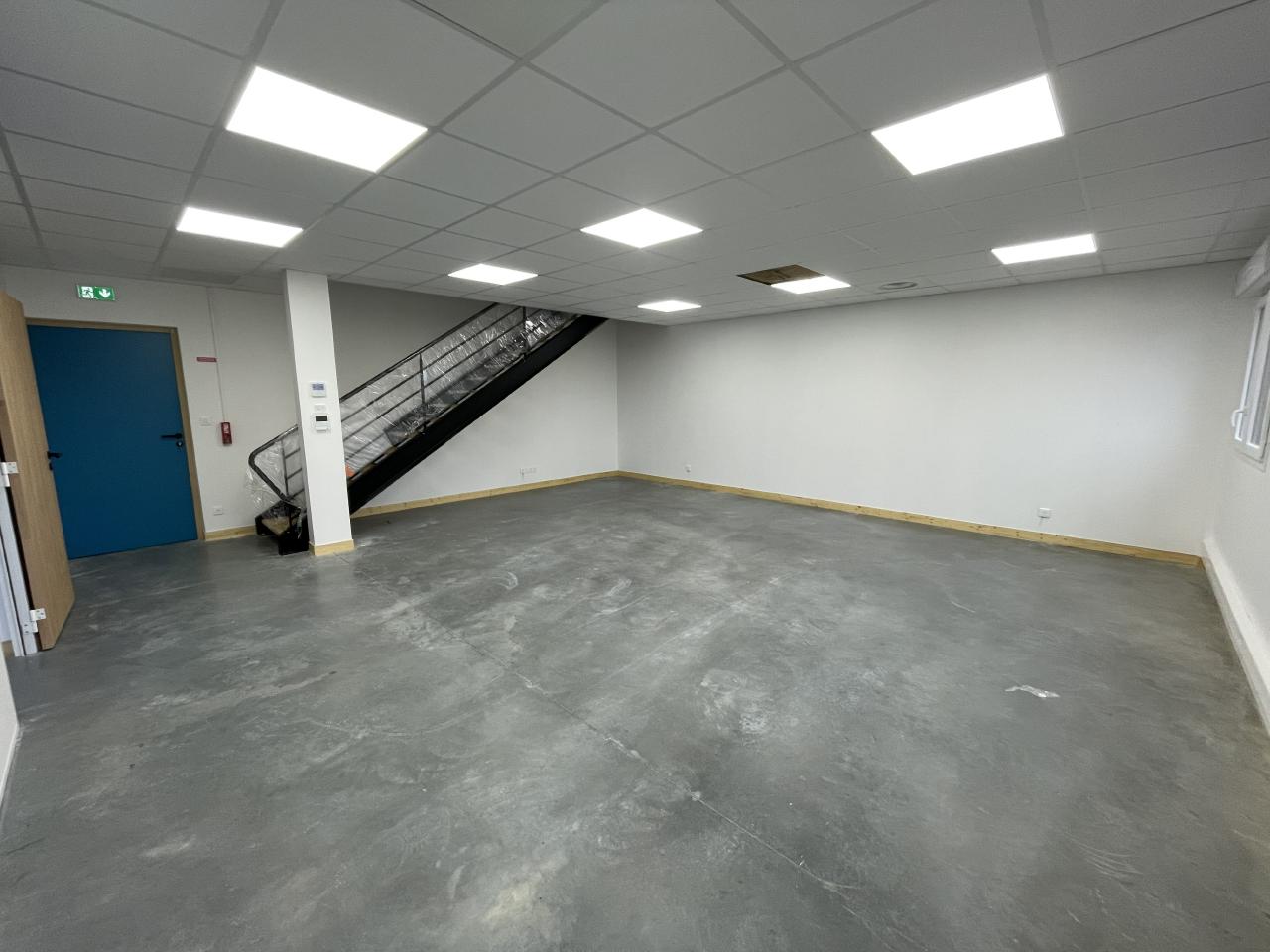 Local d'activité Chambray-lès-Tours 556m² Location local d'activité Chambray-lès-Tours Indre-et-Loire OLACT2309406 3